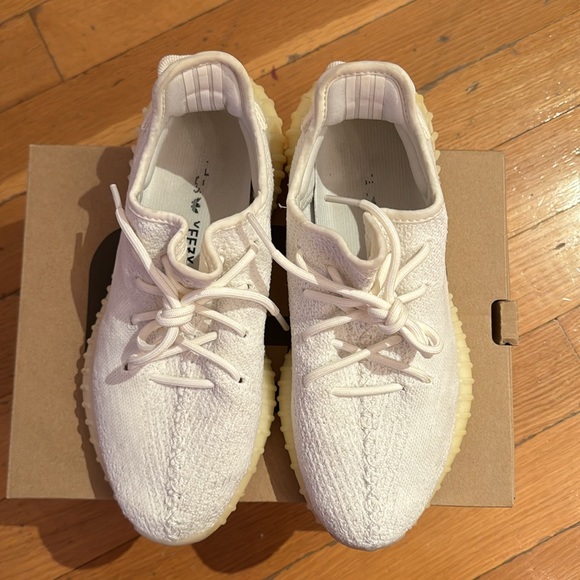 Yeezy boost 350 V2 size 8.5 ships in box - Picture 4 of 6